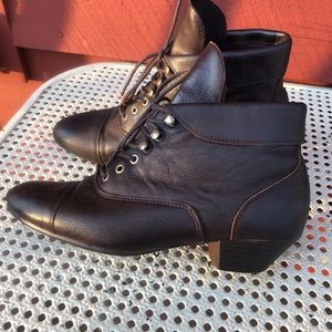 Leather Craft size 7  Katlyn granny boots ankle bootie